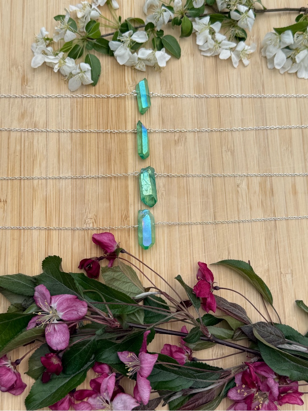 Green Aura Quartz Crystal Necklaces💚